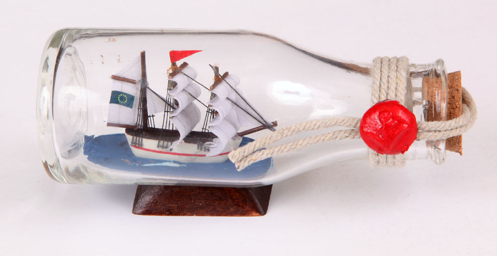 foto lodi�ka v l�hvi - standard